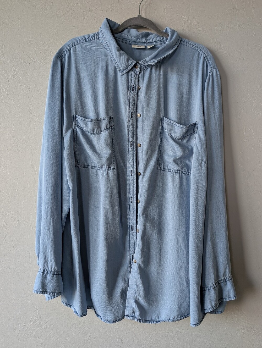 Cato Light Blue Denim Chambray Button Front Shirt Size 26/28W Soft Fabric Tencel